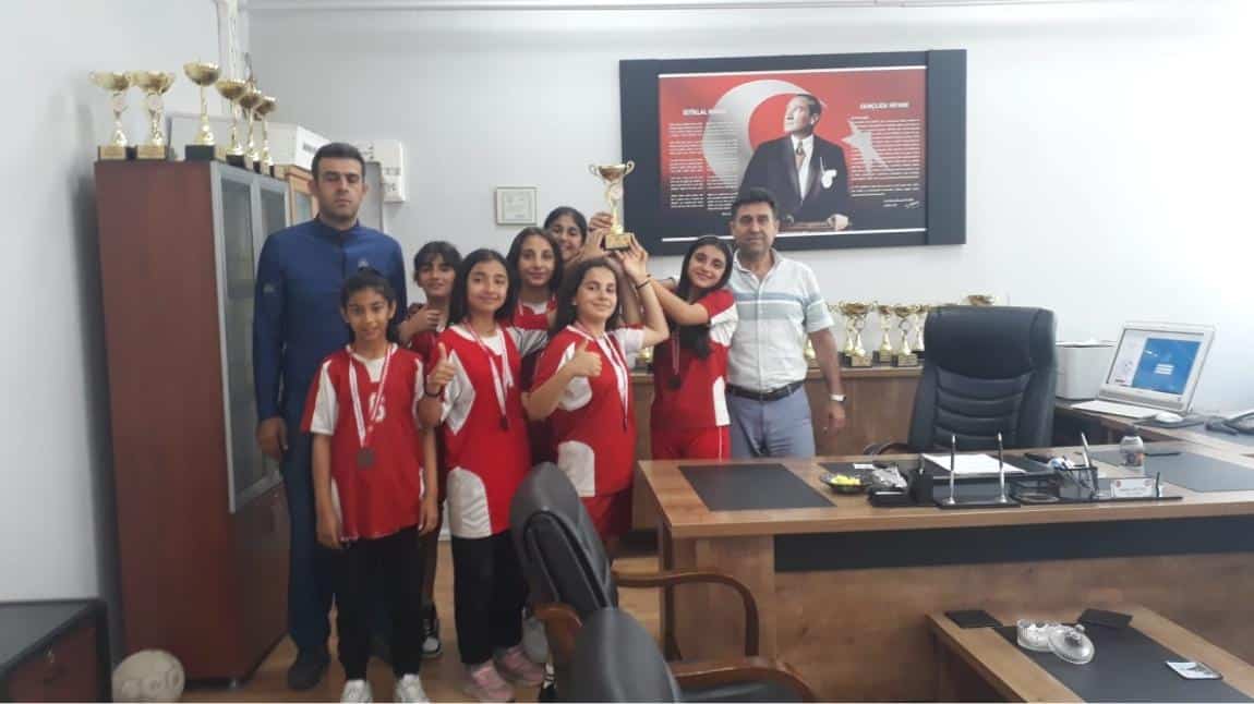 Kupalarımıza salon futbolu kupasını da ekledik
